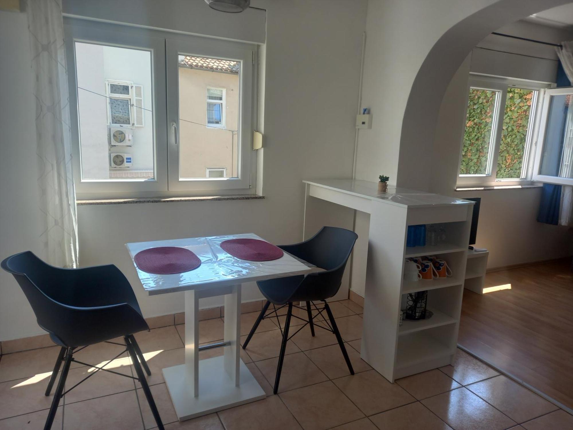 Apartmani Iris I Ana Crikvenica Exterior foto
